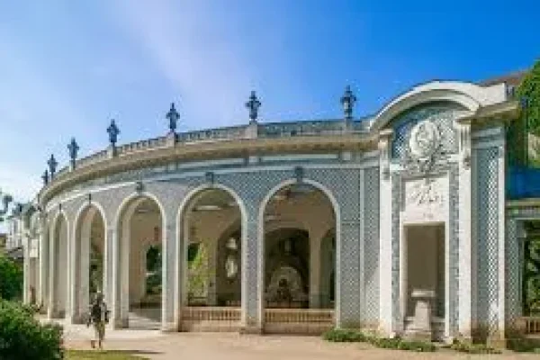 Bâtiment de la source des Célestins à Vichy